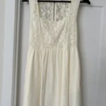 Featured thumbnail for Robe courte