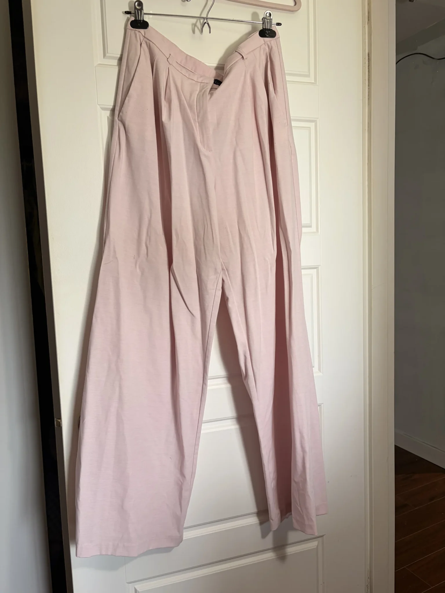 Featured image for Pantalon rose Dynamite
