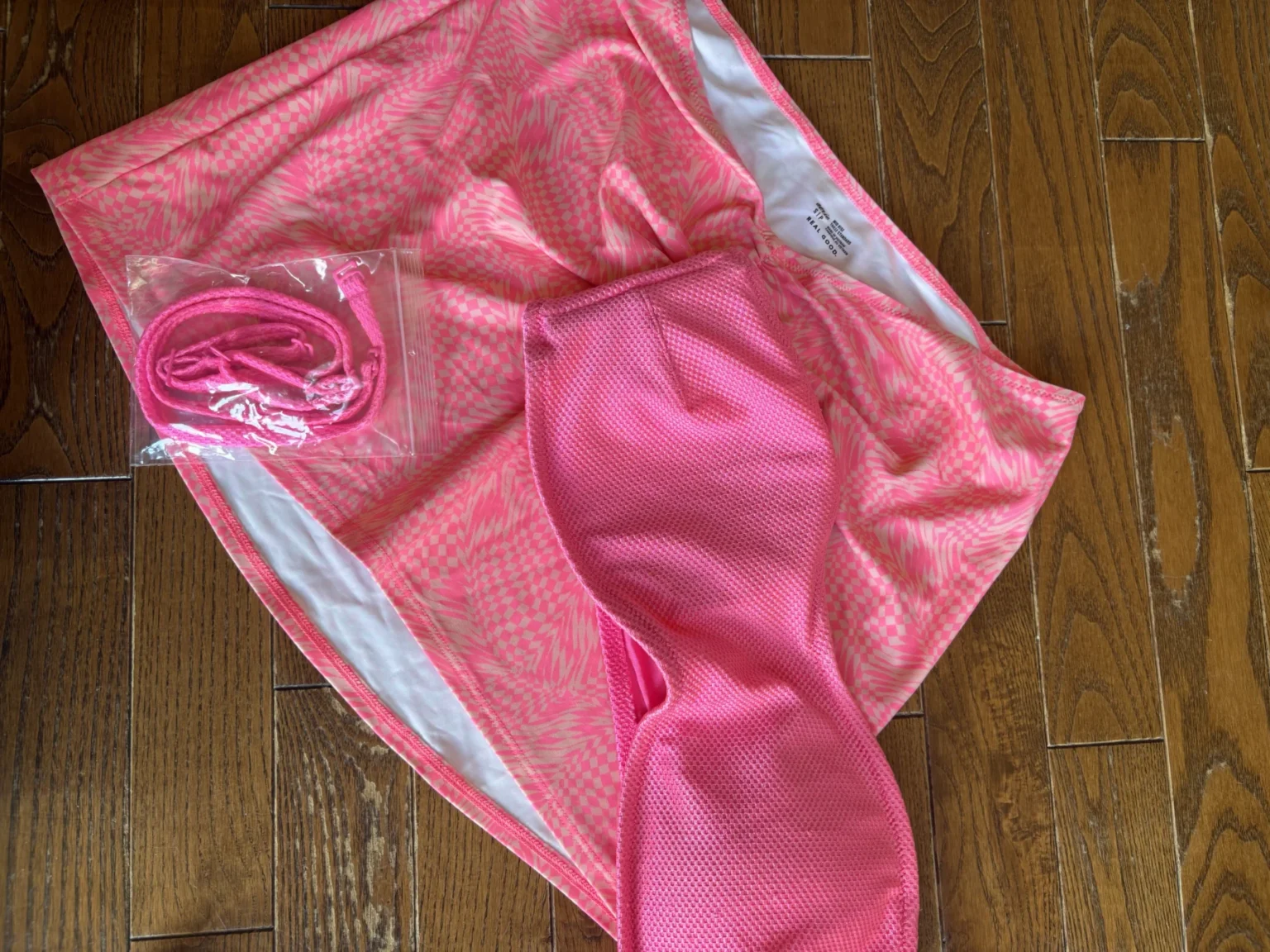 Featured image for Ensemble jupe et haut de maillot