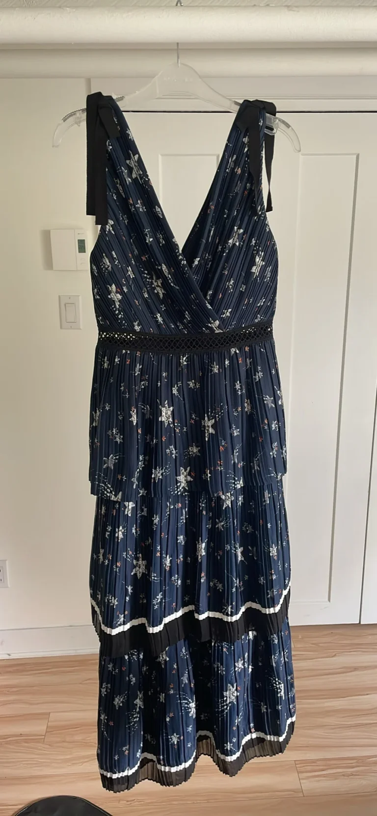 Featured image for Robe midi Self-Portrait