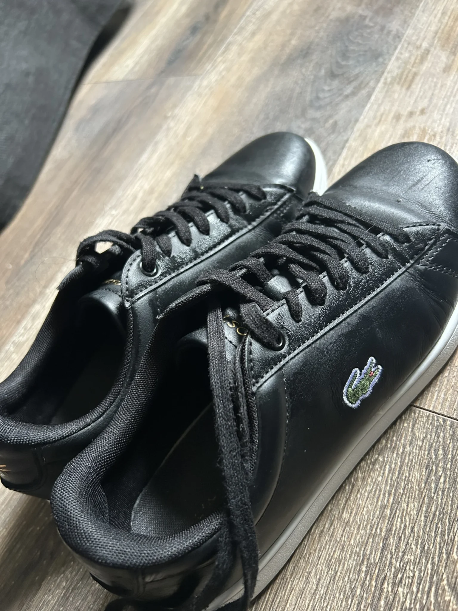 Featured image for Baskets en cuir Lacoste