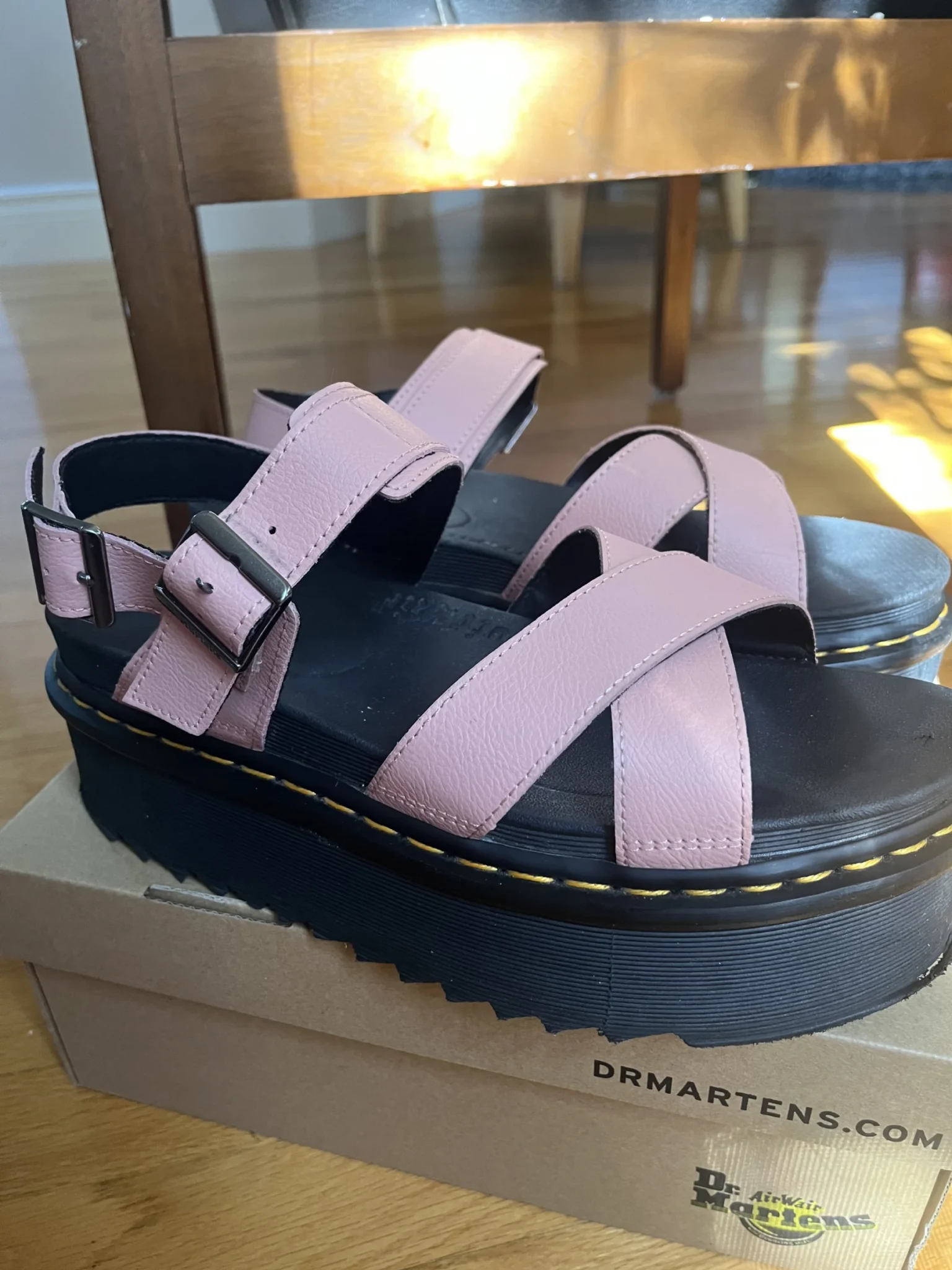 Image for Sandales plate-forme Doc Martens Voss II