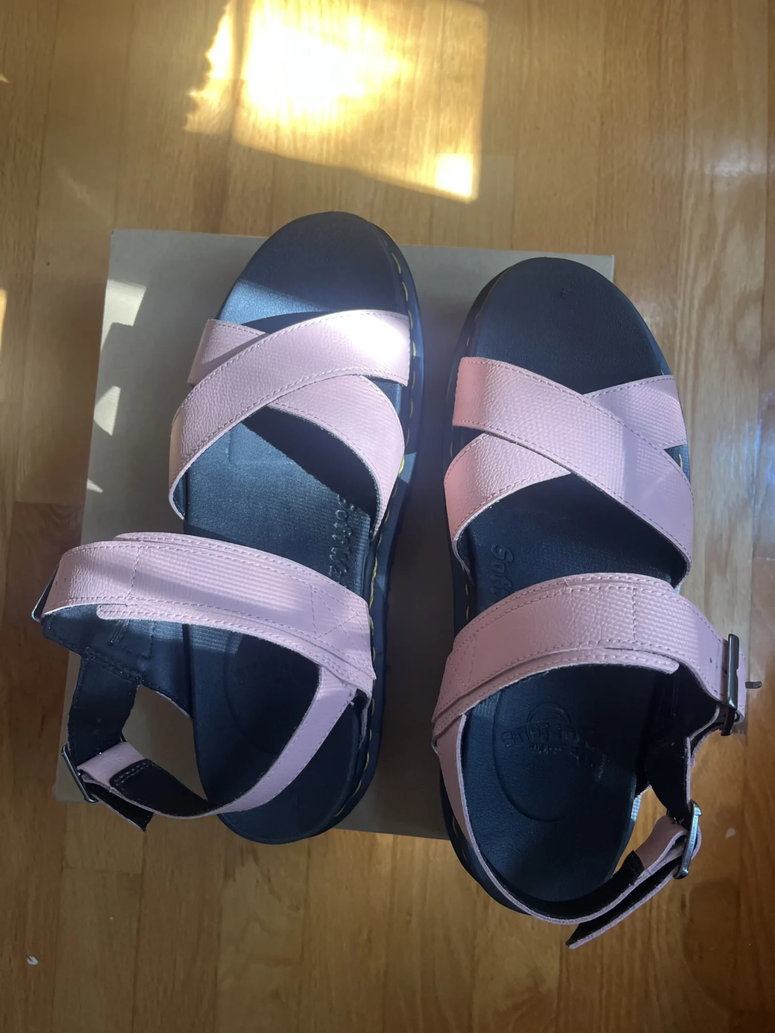 Image for Sandales plate-forme Doc Martens Voss II