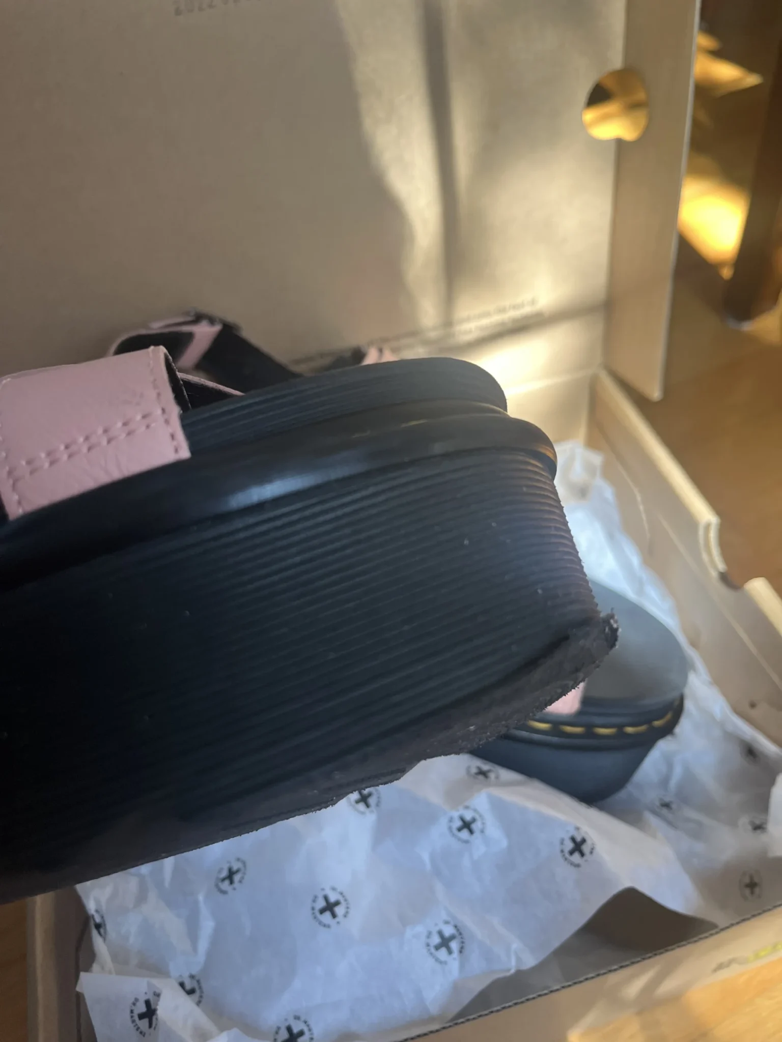 Image for Sandales plate-forme Doc Martens Voss II