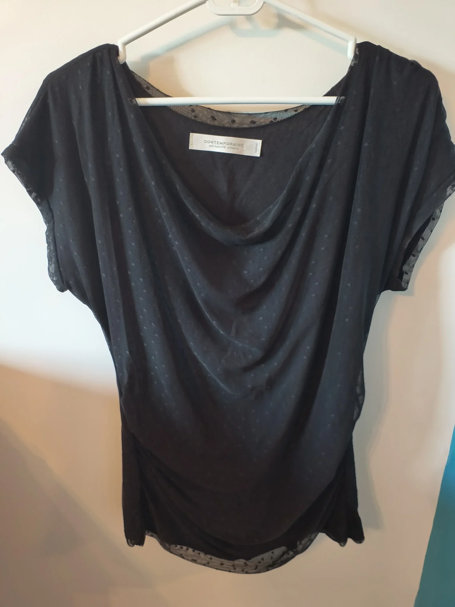 Featured image for Blouse noire fluide - Maison Simons