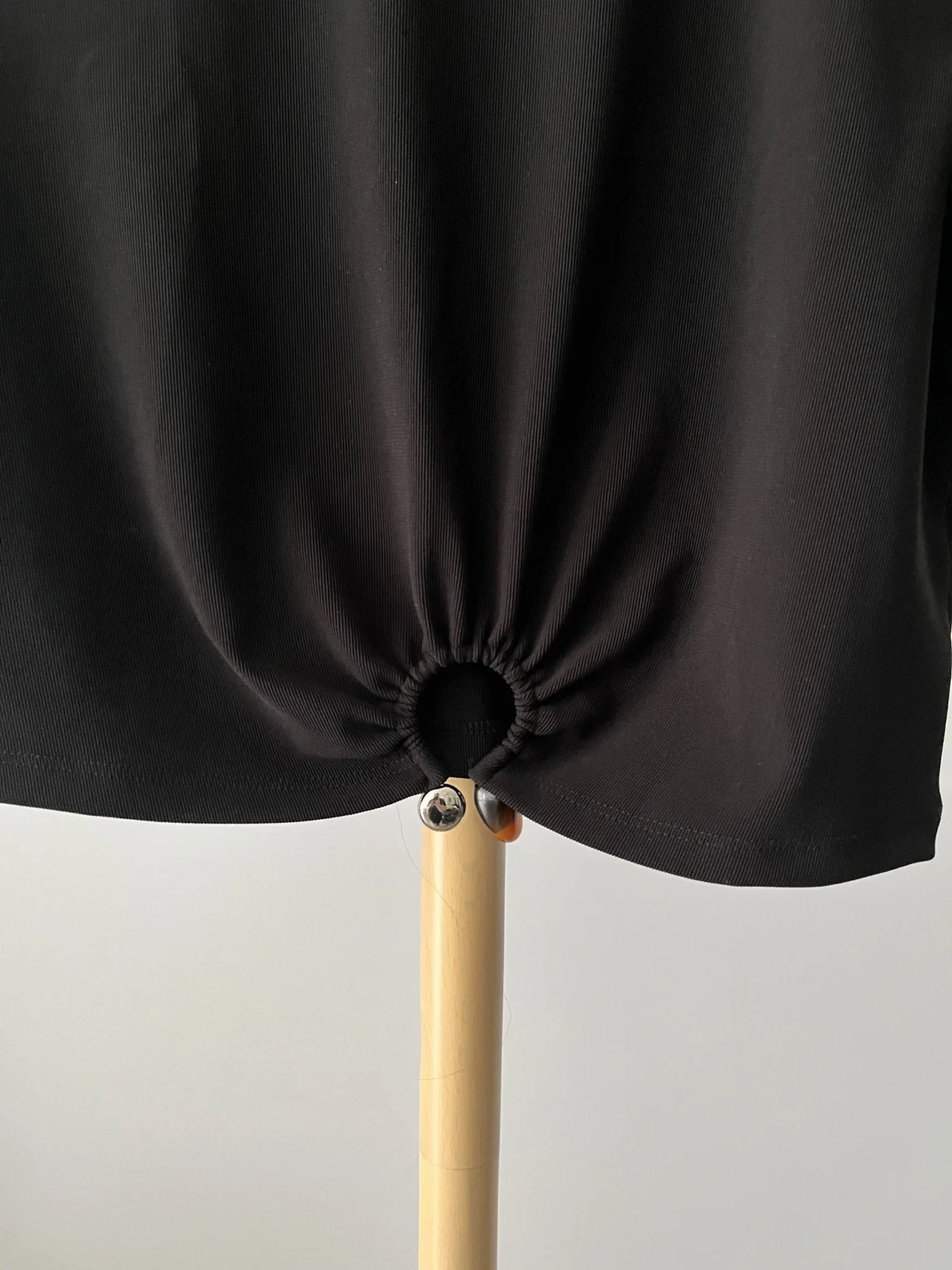 Image for Haut bedaine noir avec accessoire