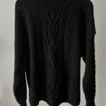 Featured thumbnail for Chandail tricot noir