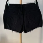 Thumbnail for Shorts en denim noir
