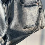 Thumbnail for Shorts en denim