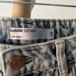 Thumbnail for Shorts en denim