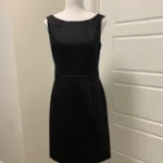 Featured thumbnail for Robe noire intemporelle