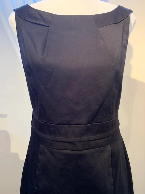 Image for Robe noire intemporelle