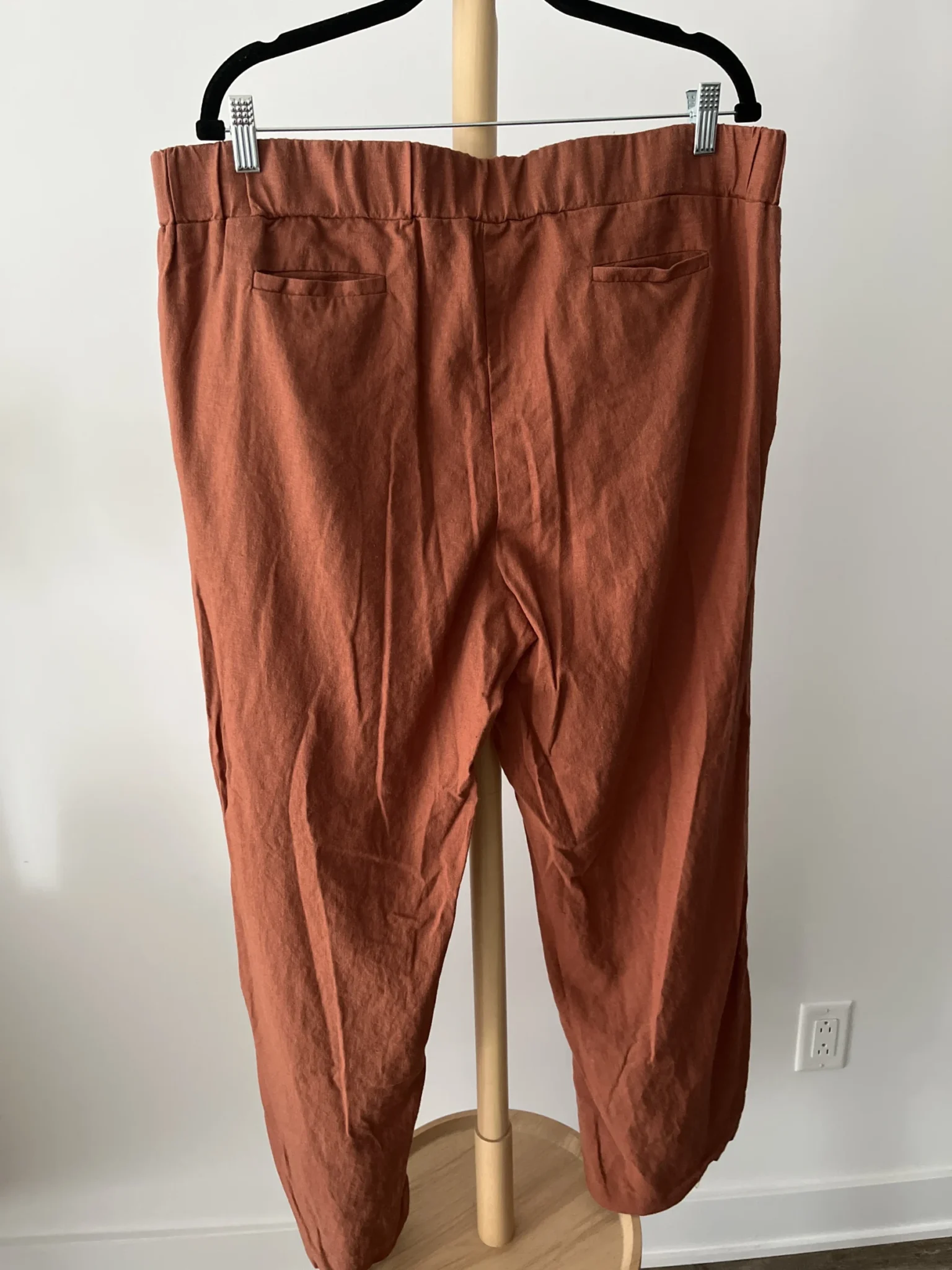 Image for Loose-fitting trousers in a linen blend
