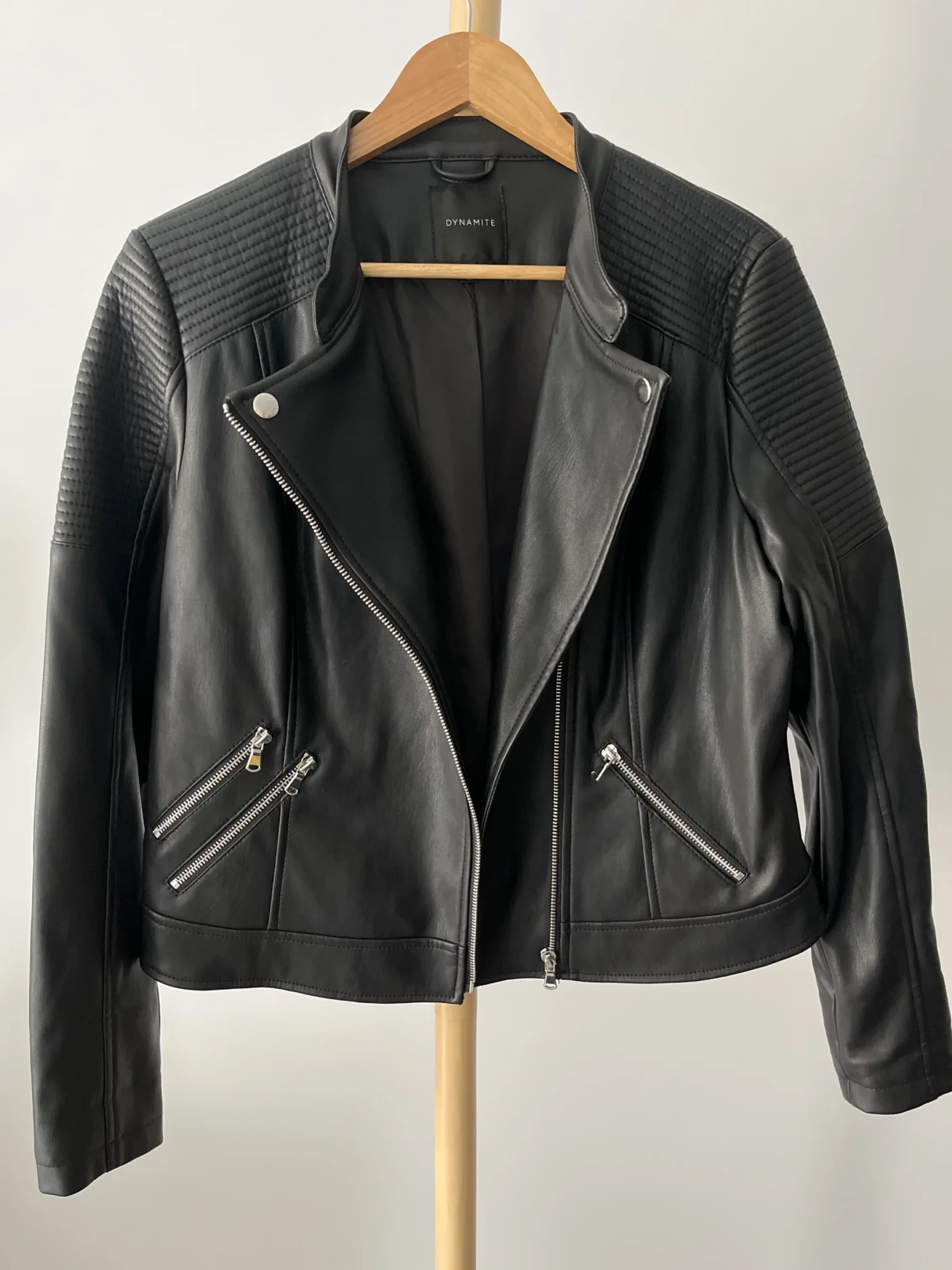 Featured image for Veste en similicuir de style moto