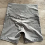 Featured thumbnail for Short taille haute Lululemon
