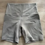 Thumbnail for Short taille haute Lululemon