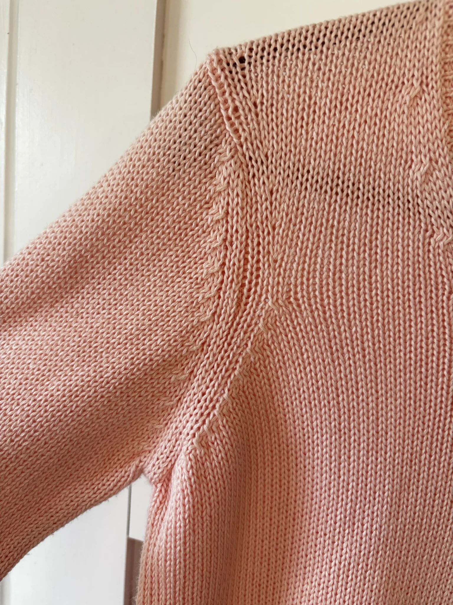 Image for ♥️Pull rose ÇA VA DE SOI