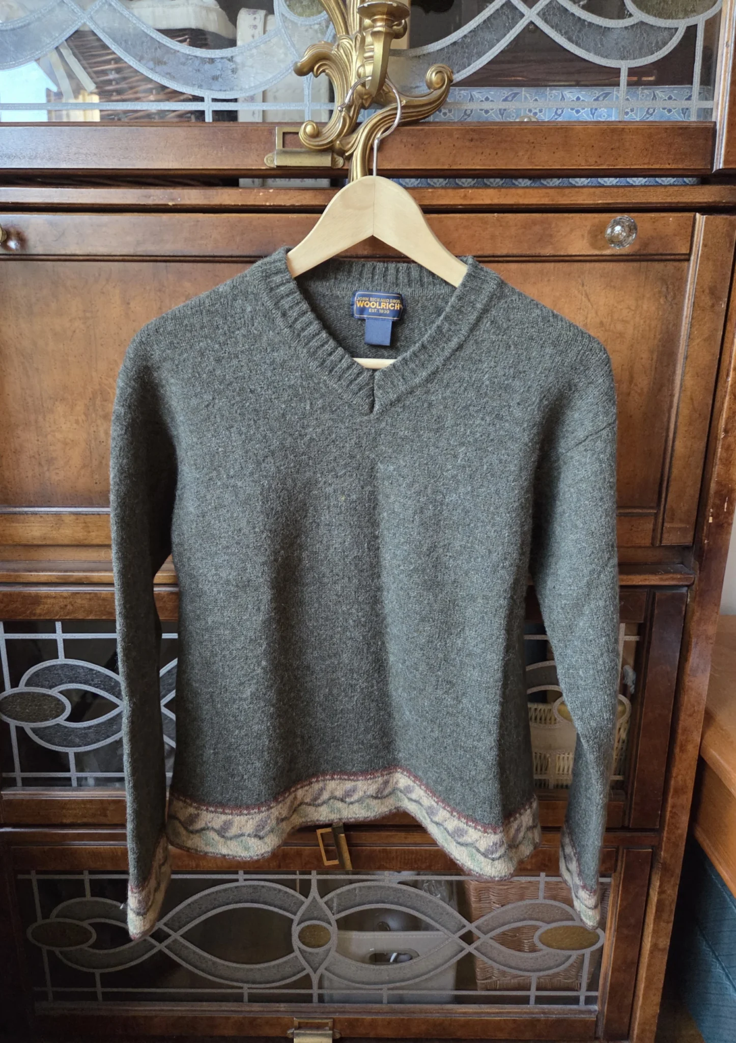 Image for A beautiful khaki Woolrich jumper with a V-neck