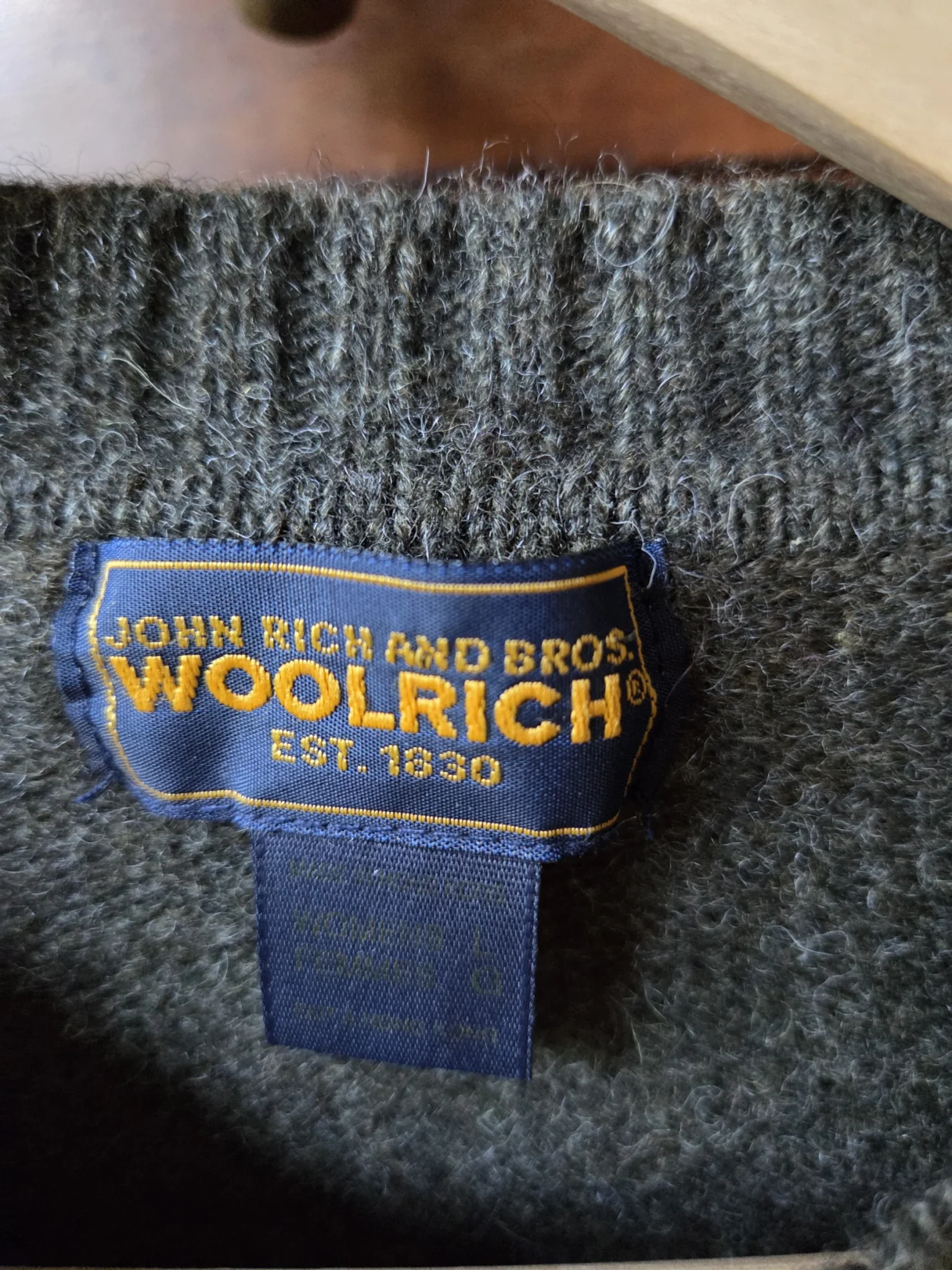 Image for A beautiful khaki Woolrich jumper with a V-neck