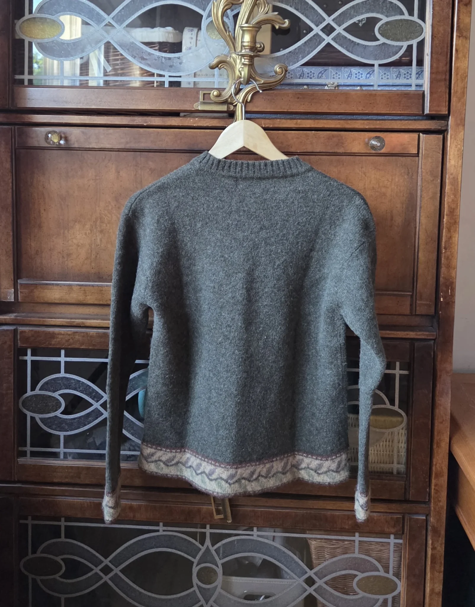 Image for A beautiful khaki Woolrich jumper with a V-neck