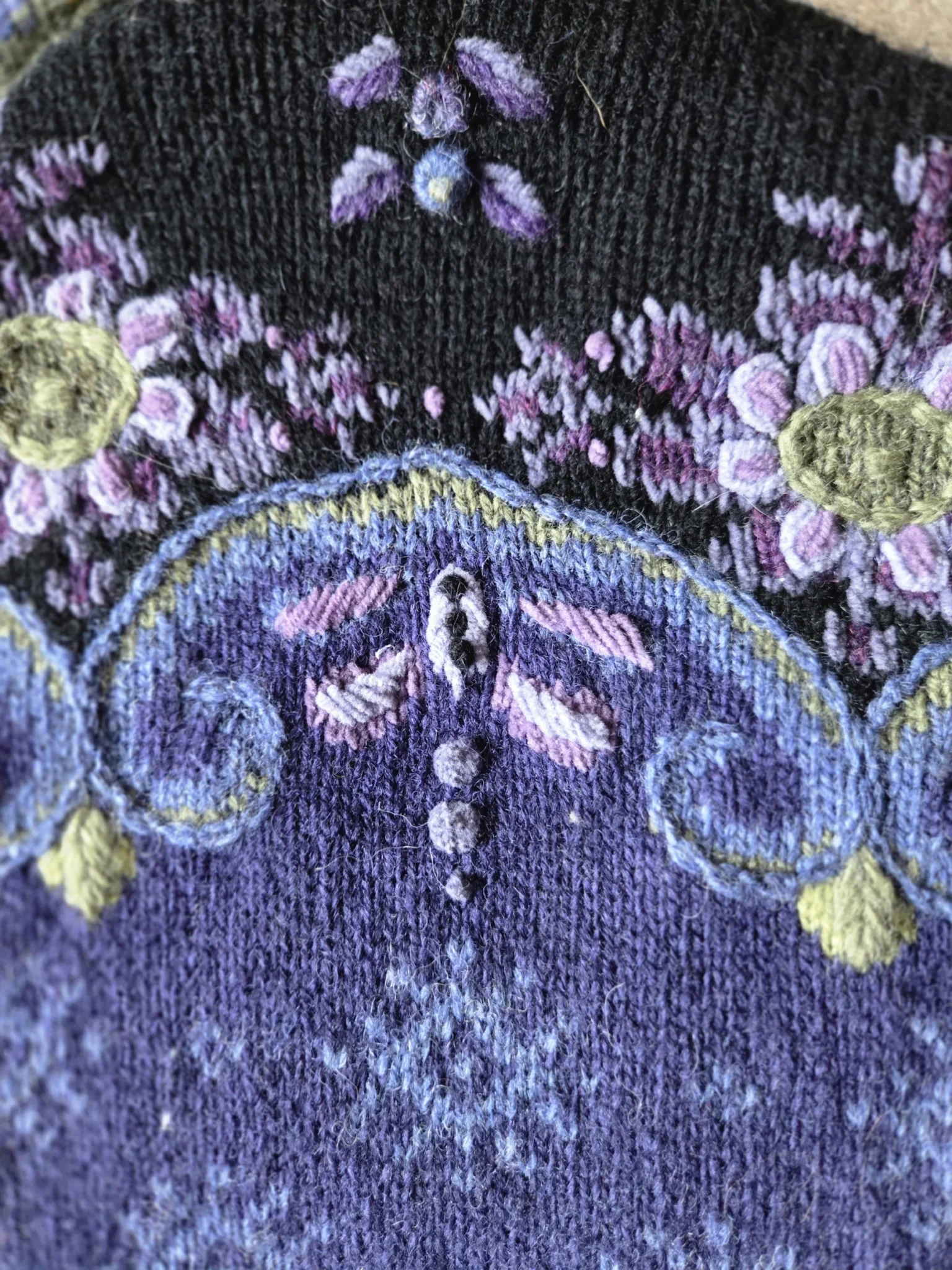 Image for A beautiful Icelandic-style zipped cardigan, 88% wool, 12% cotton