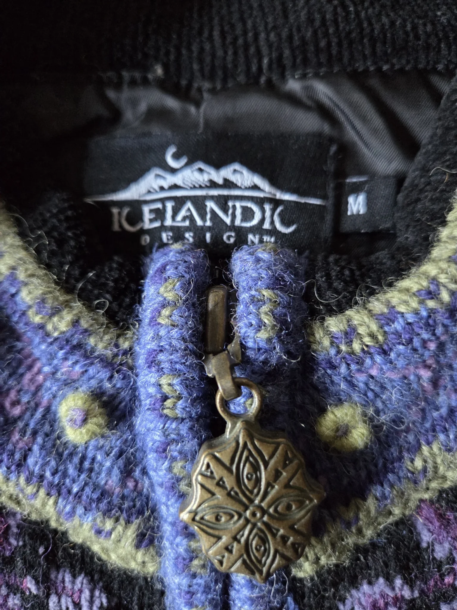 Image for A beautiful Icelandic-style zipped cardigan, 88% wool, 12% cotton