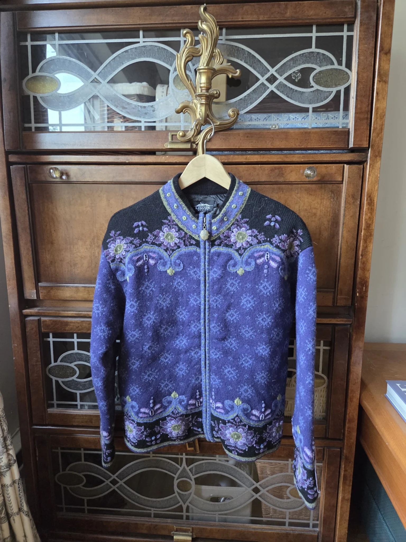 Image for A beautiful Icelandic-style zipped cardigan, 88% wool, 12% cotton