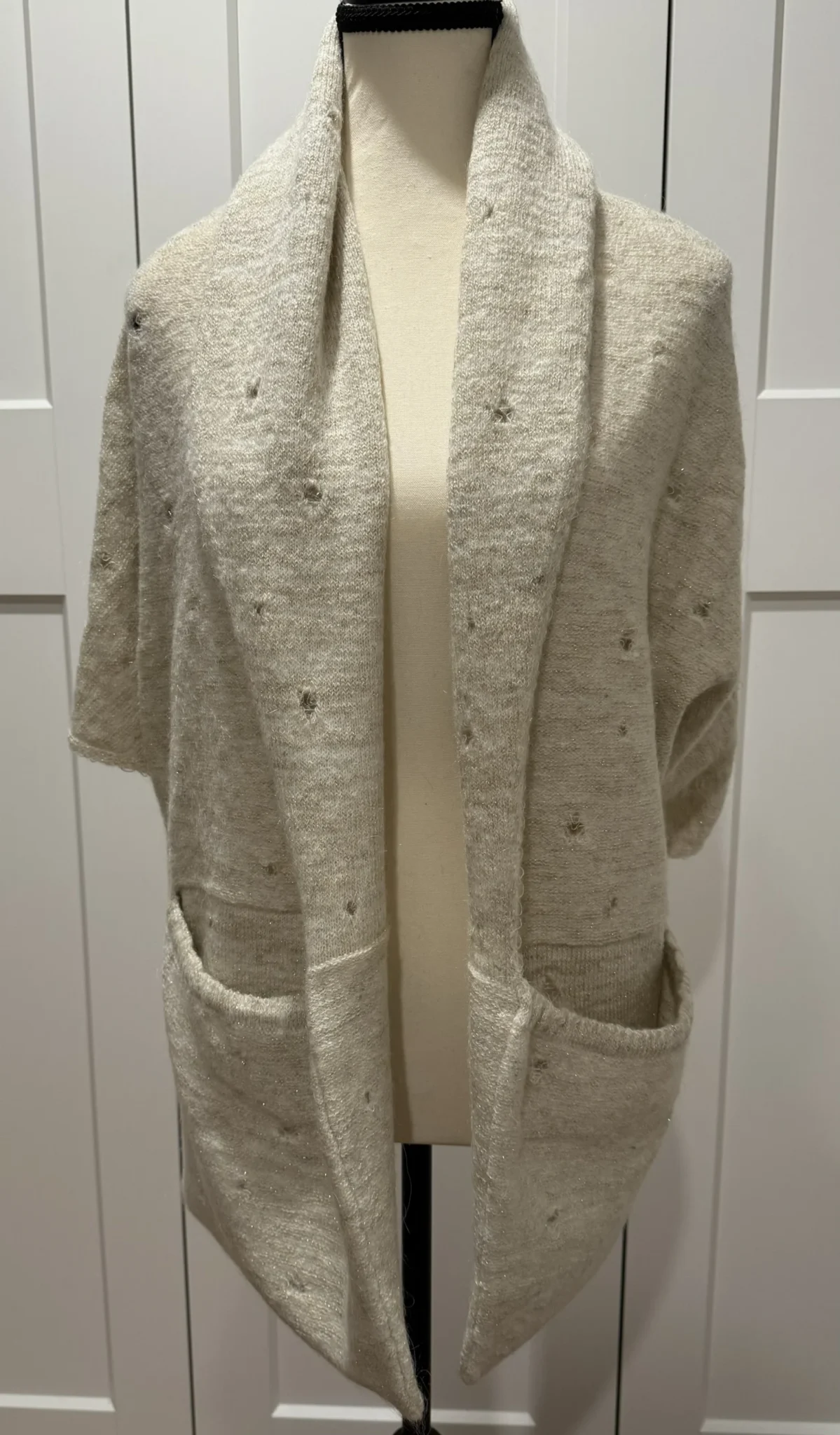 Featured image for Veste en laine ajouré