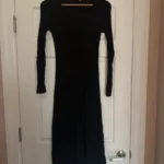 Featured thumbnail for Everlane - Robe midi noire à manches longues