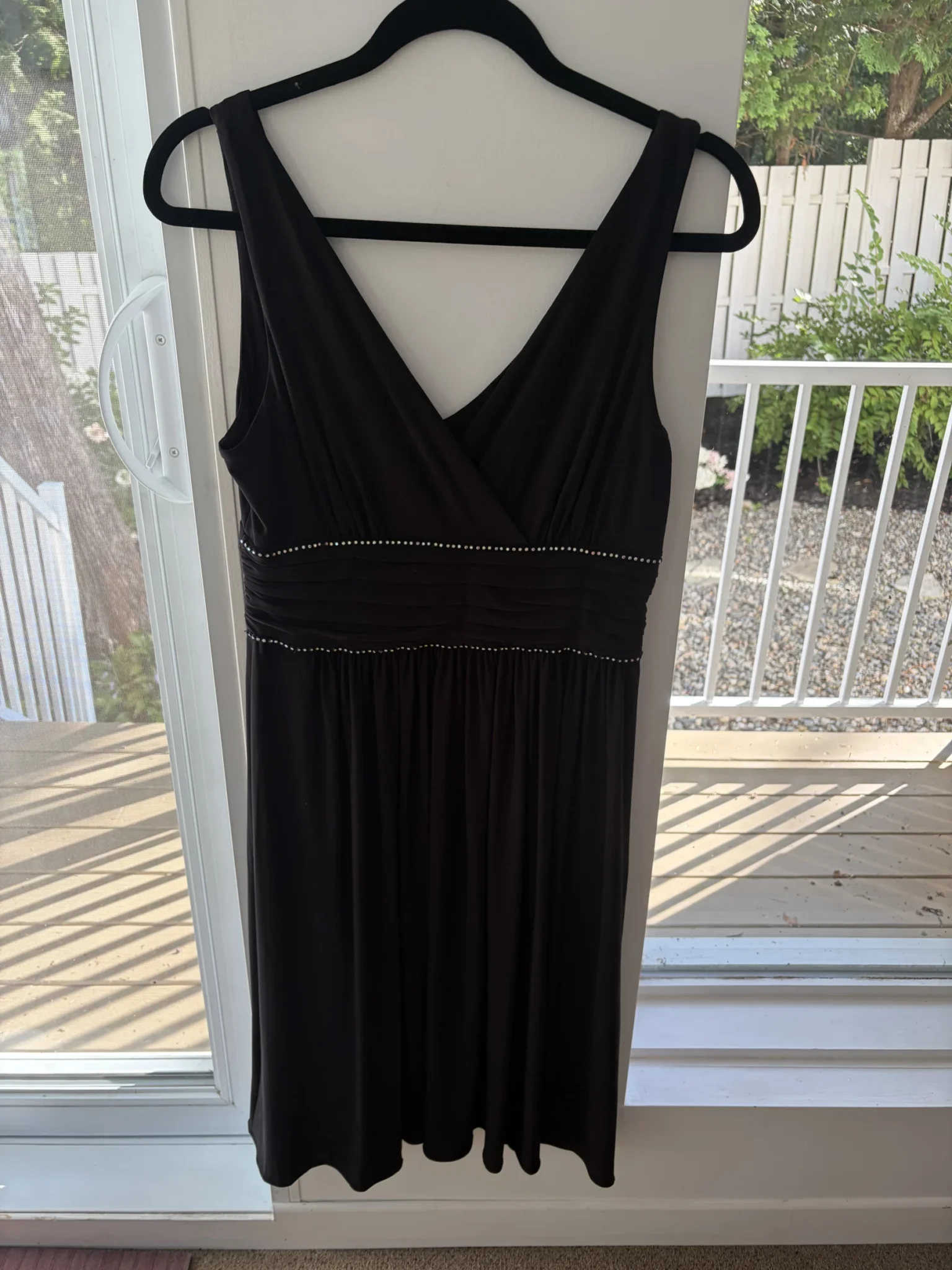 Featured image for Petite Robe Noire Cocktail Strass Taille 38 / M – Excellent État