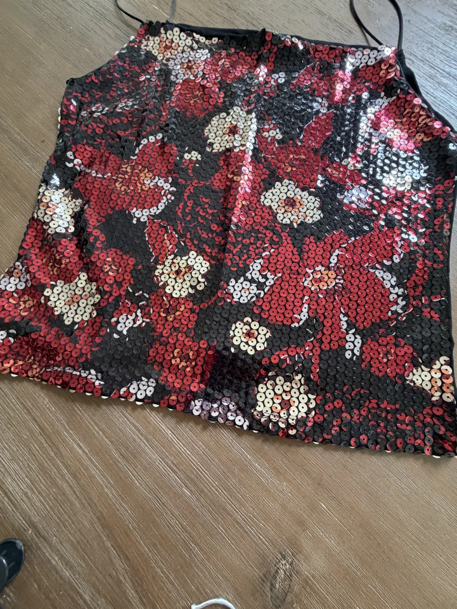 Featured image for Caraco Fluide Paillettes Motif Floral Rouge/Noir – Neuf 38/40