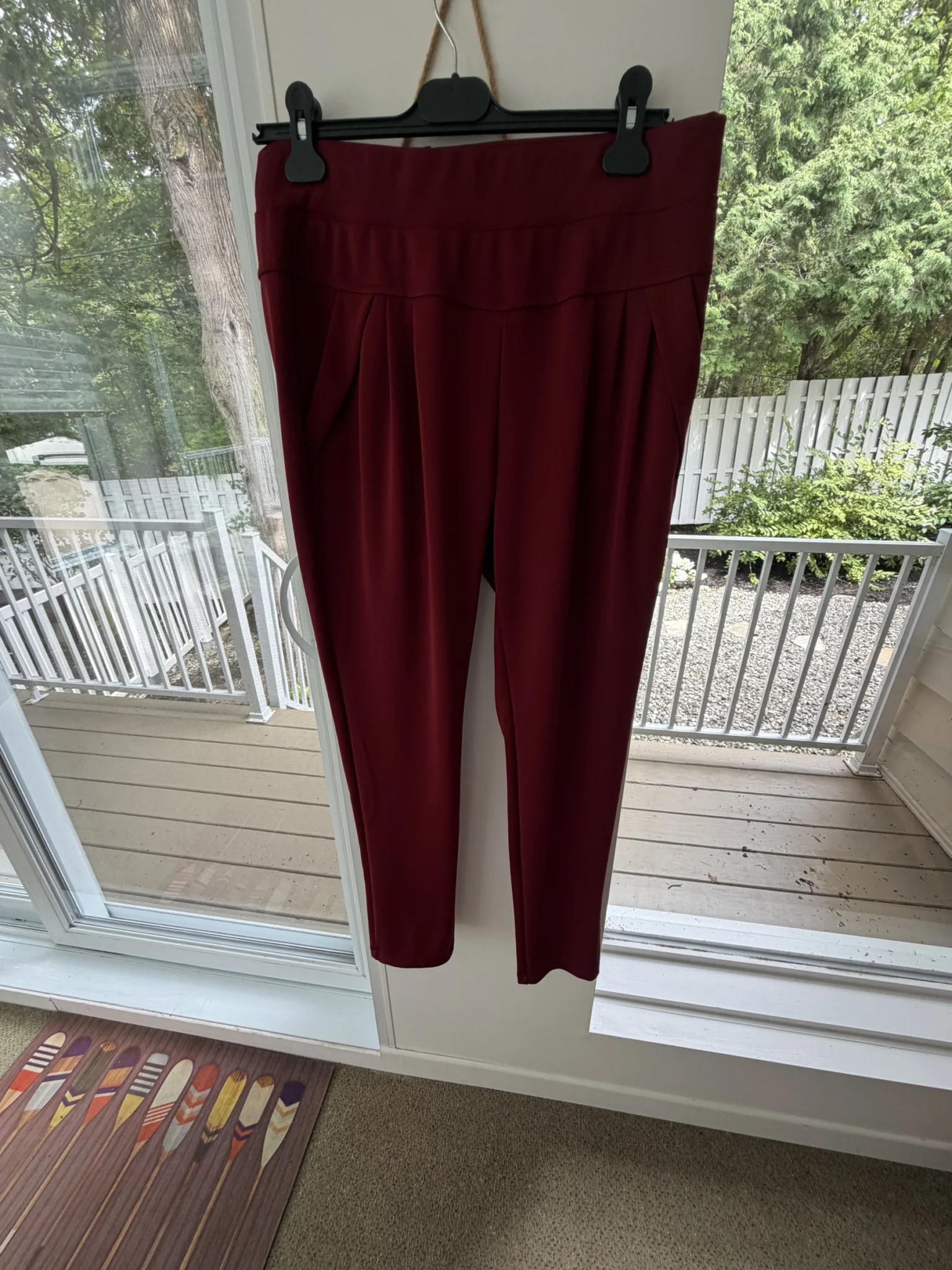 Featured image for Pantalon Chic Taille Haute Plissée Bordeaux – Neuf 38/40