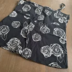 Thumbnail for Camisole Bustier Noir Motif Roses Blanches H&M – Taille 40