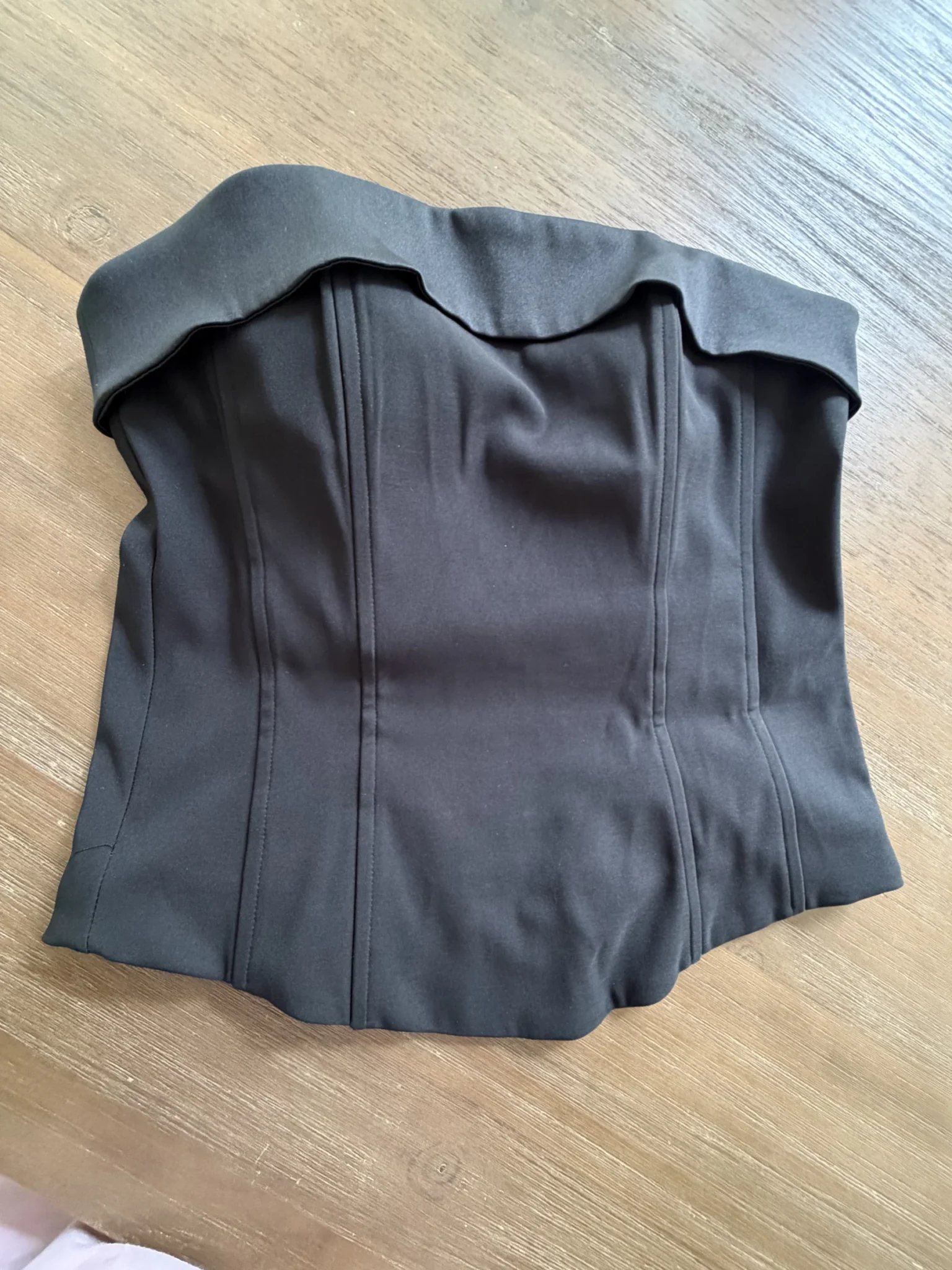 Featured image for Haut Bustier Corset Noir Structuré à Revers Drapé Comme neuf