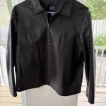Featured thumbnail for [NEUVE] Veste en Cuir Véritable GAP Noir Nouveau avec les étiquettes