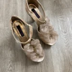 Thumbnail for Sandales à Talons Hauts MATERIAL GIRL Paillettes Volants / Pointure 7.5 (38)