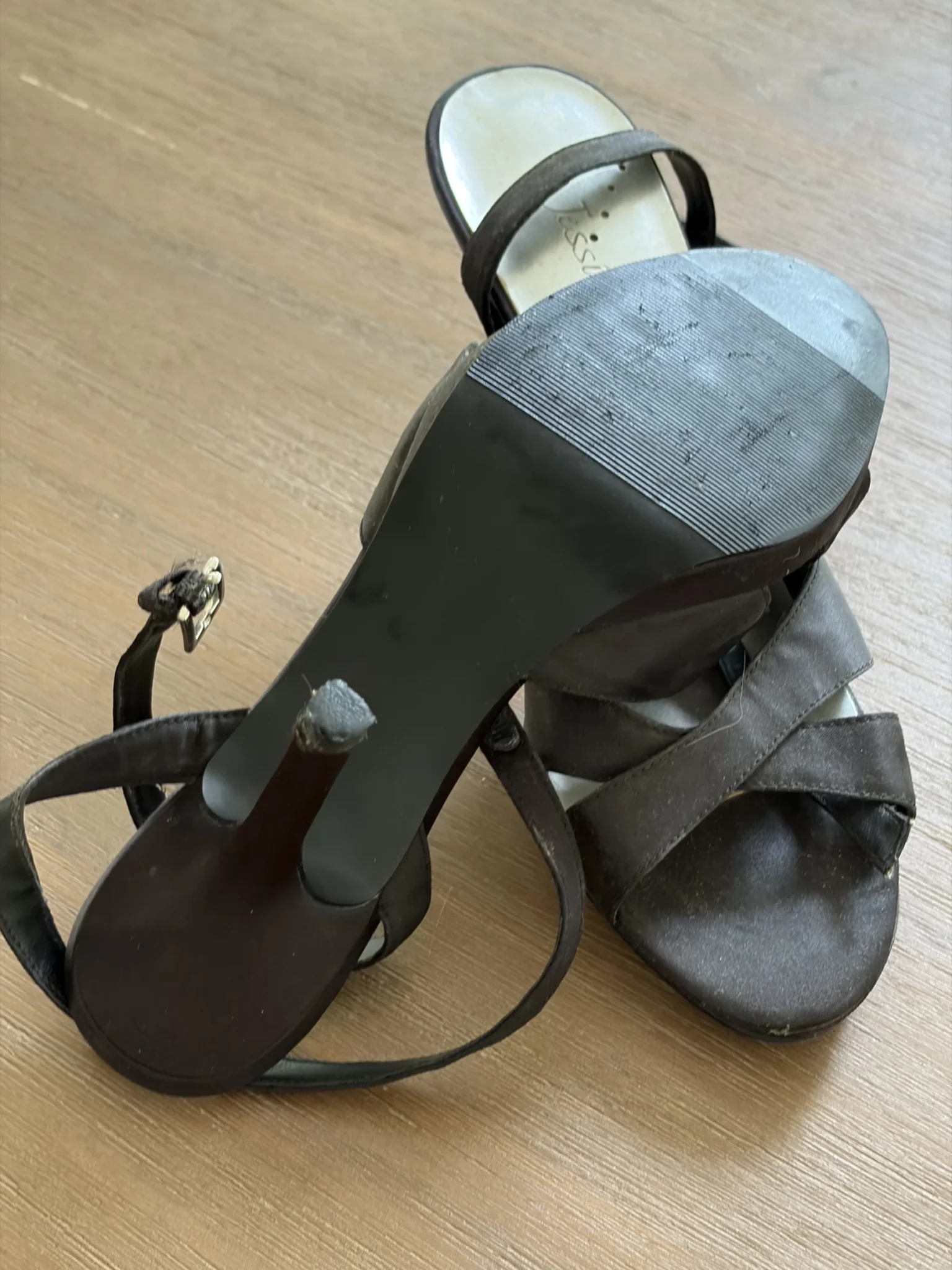 Image for Sandales à talons satin noir brides croisées Jessica –