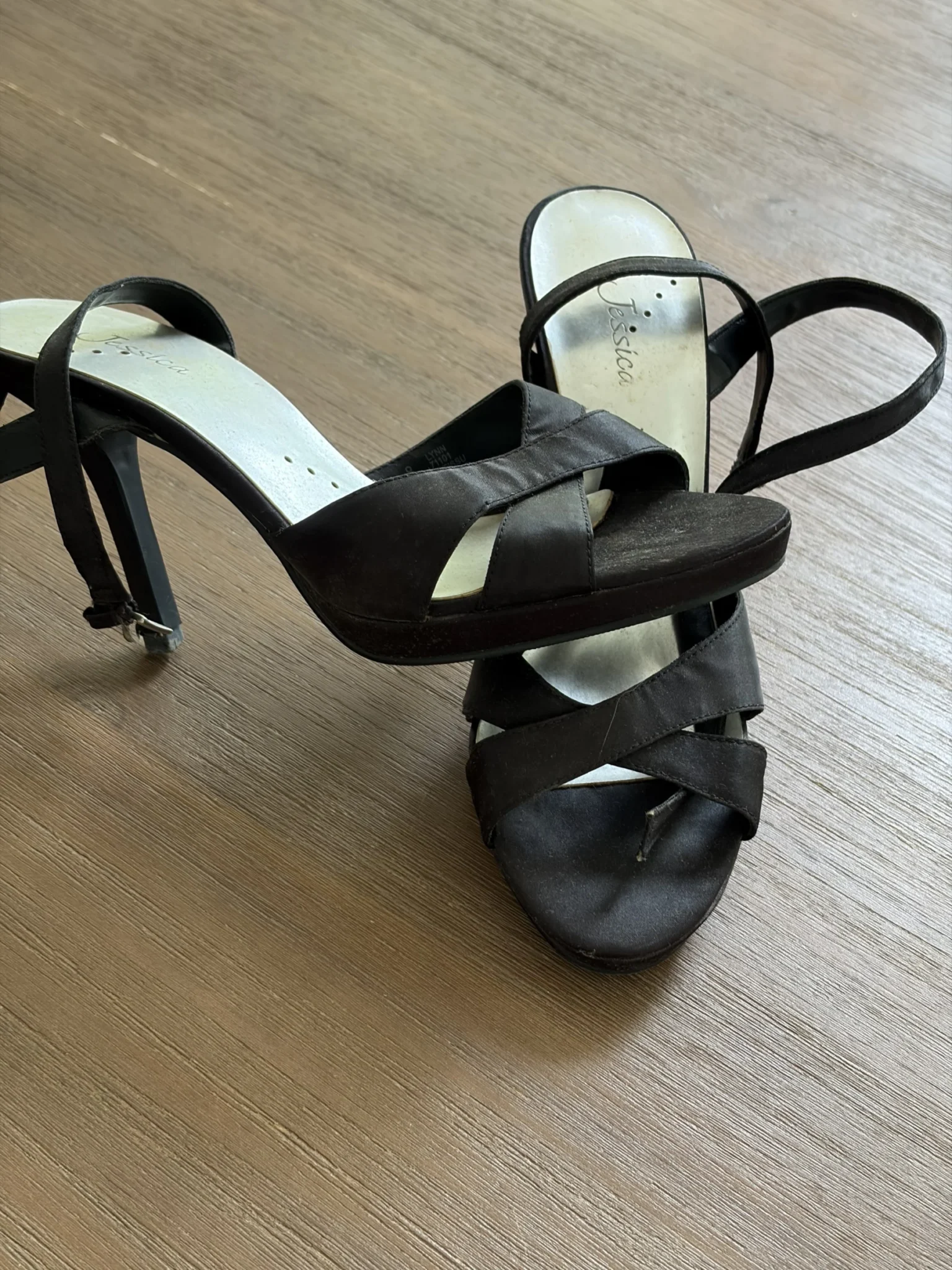 Image for Sandales à talons satin noir brides croisées Jessica –