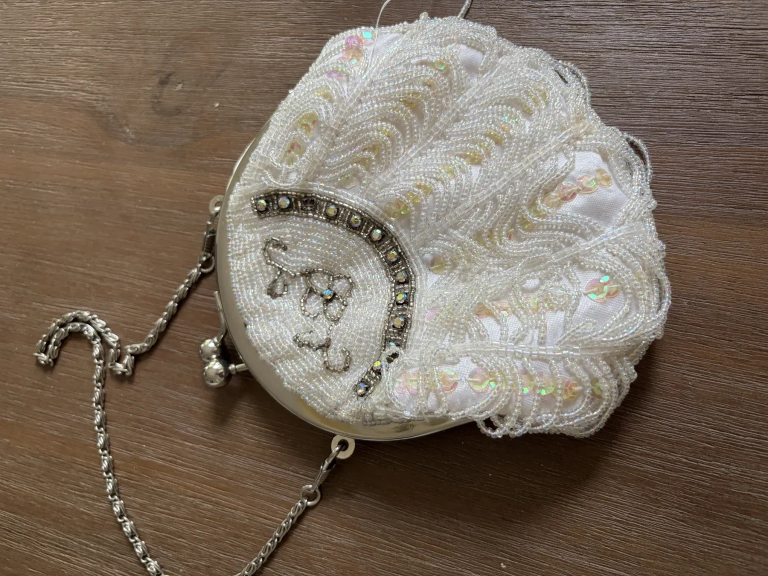 Featured image for Pochette de Soirée Perlée Coquillage Blanc