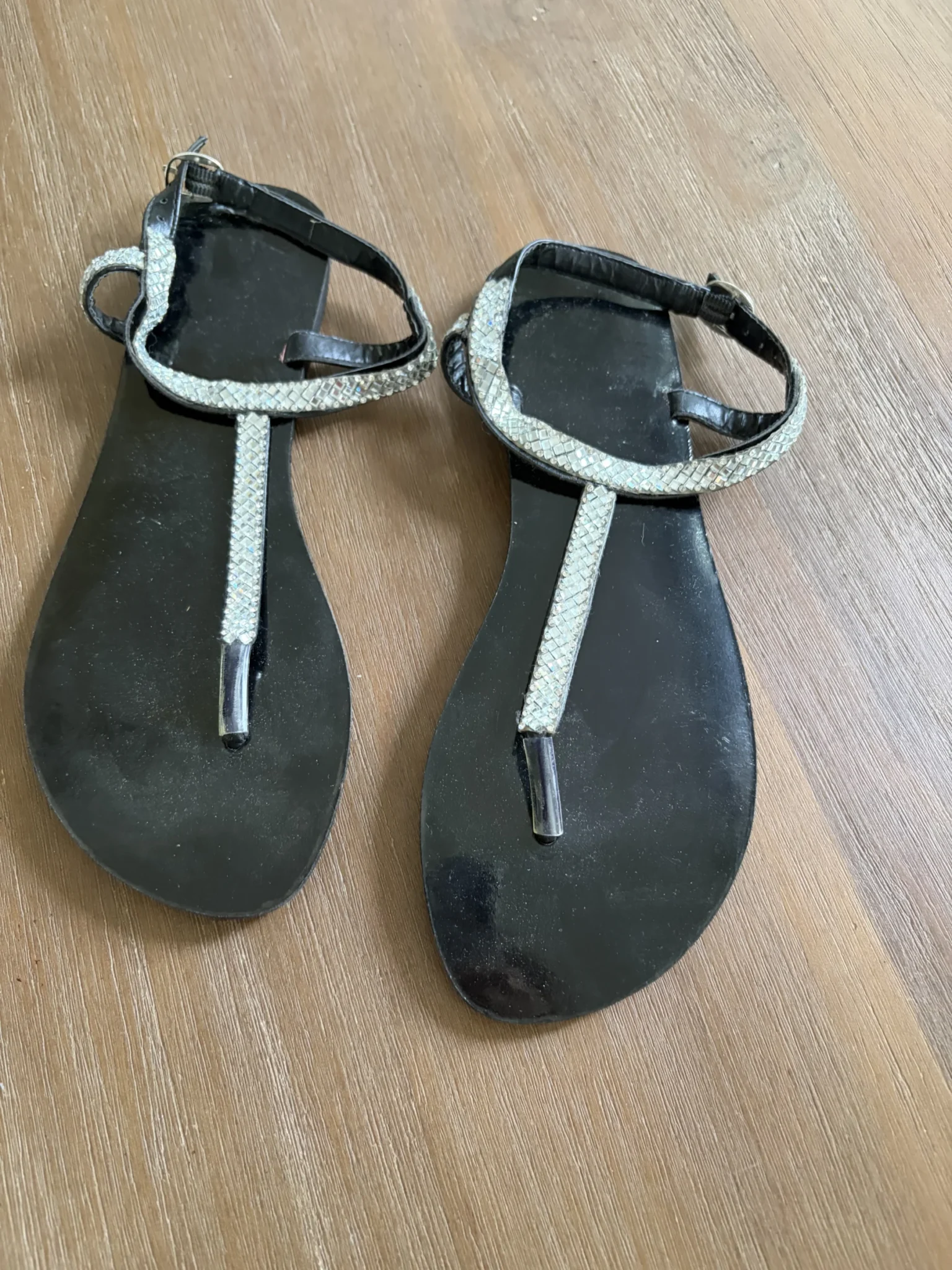Featured image for [NEUVES] Sandales Nu-Pieds Bijoux Strass & Verni Noir