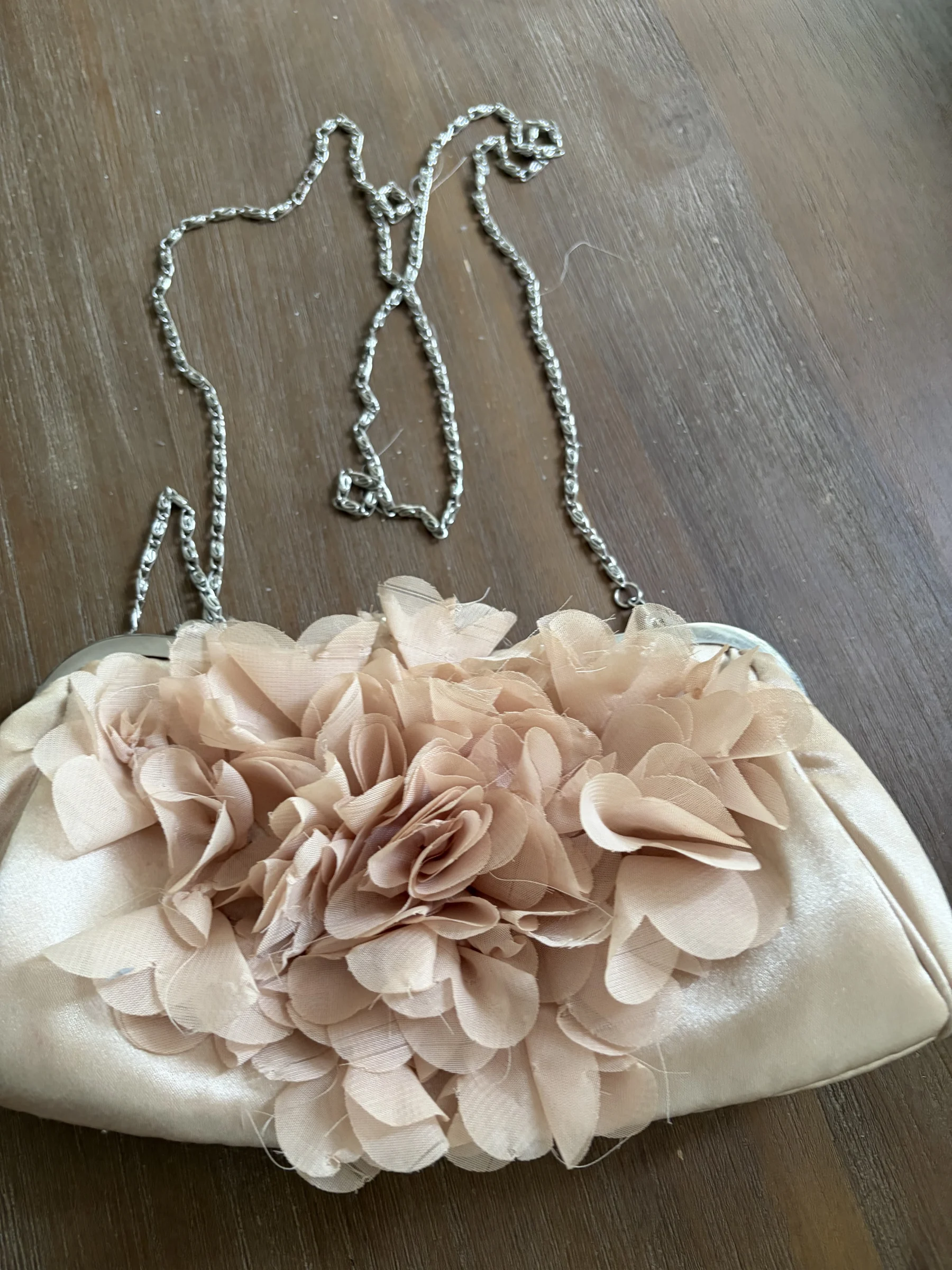 Pochette de Soirée Satin Rose Poudré Fleurs 3D / Champagne Clutch *Autre seconde main