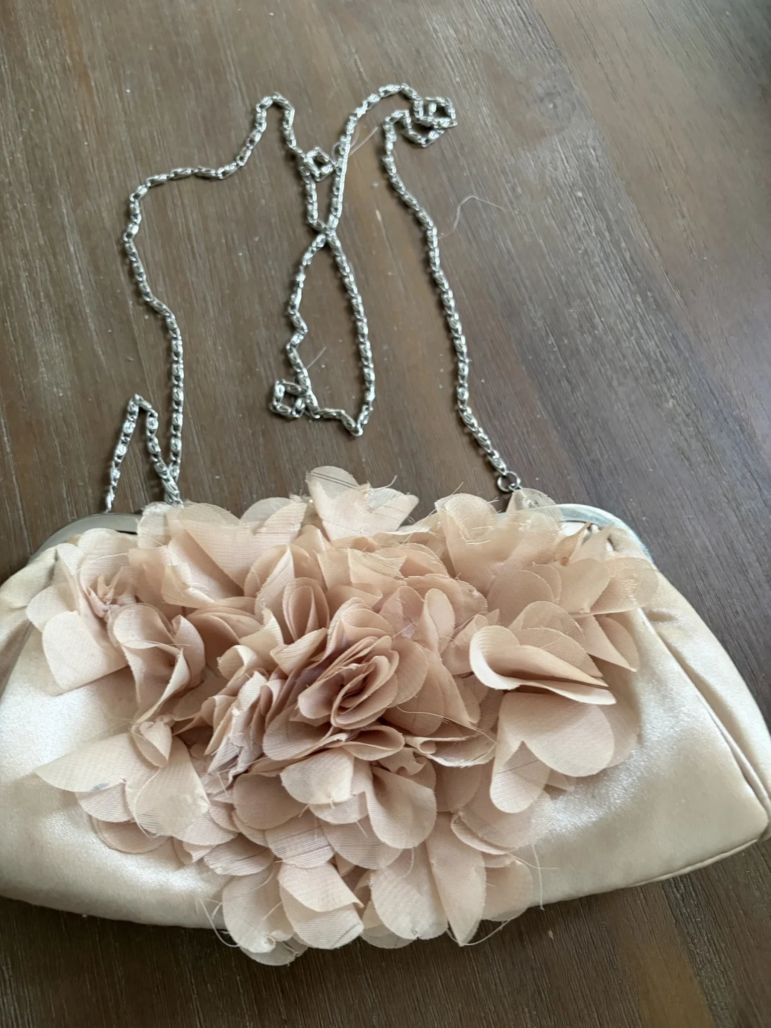 Image for Pochette de Soirée Satin Rose Poudré Fleurs 3D / Champagne Clutch