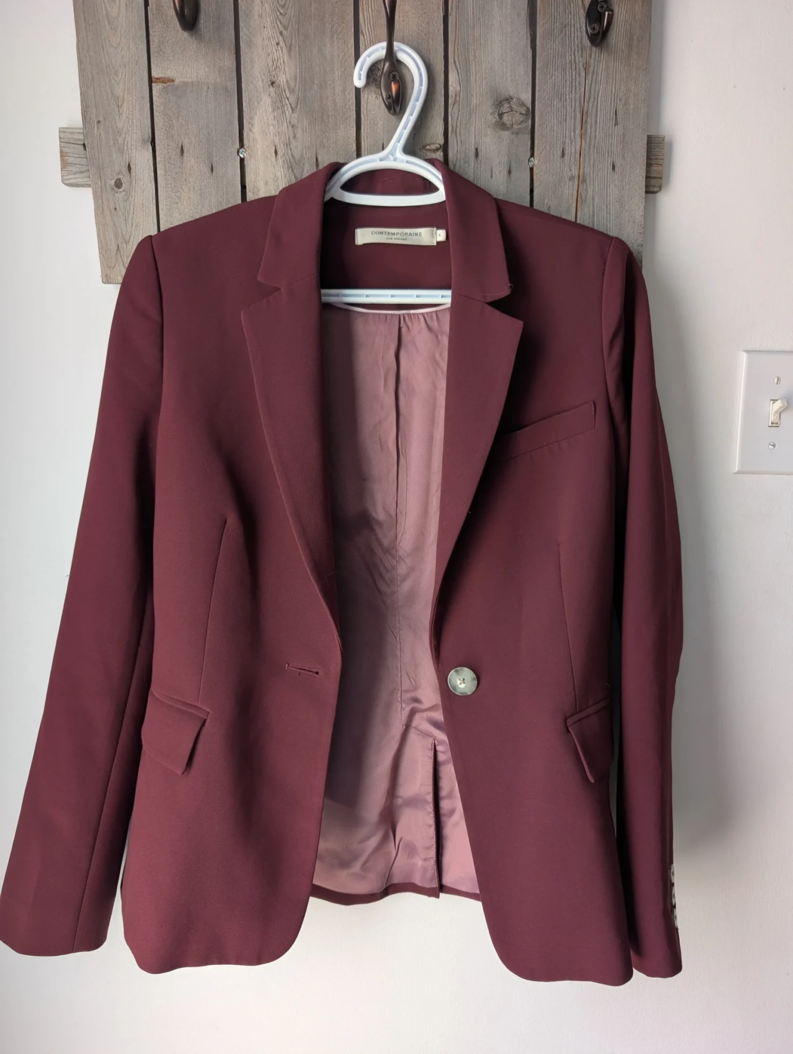 Featured image for Veston Contemporaine