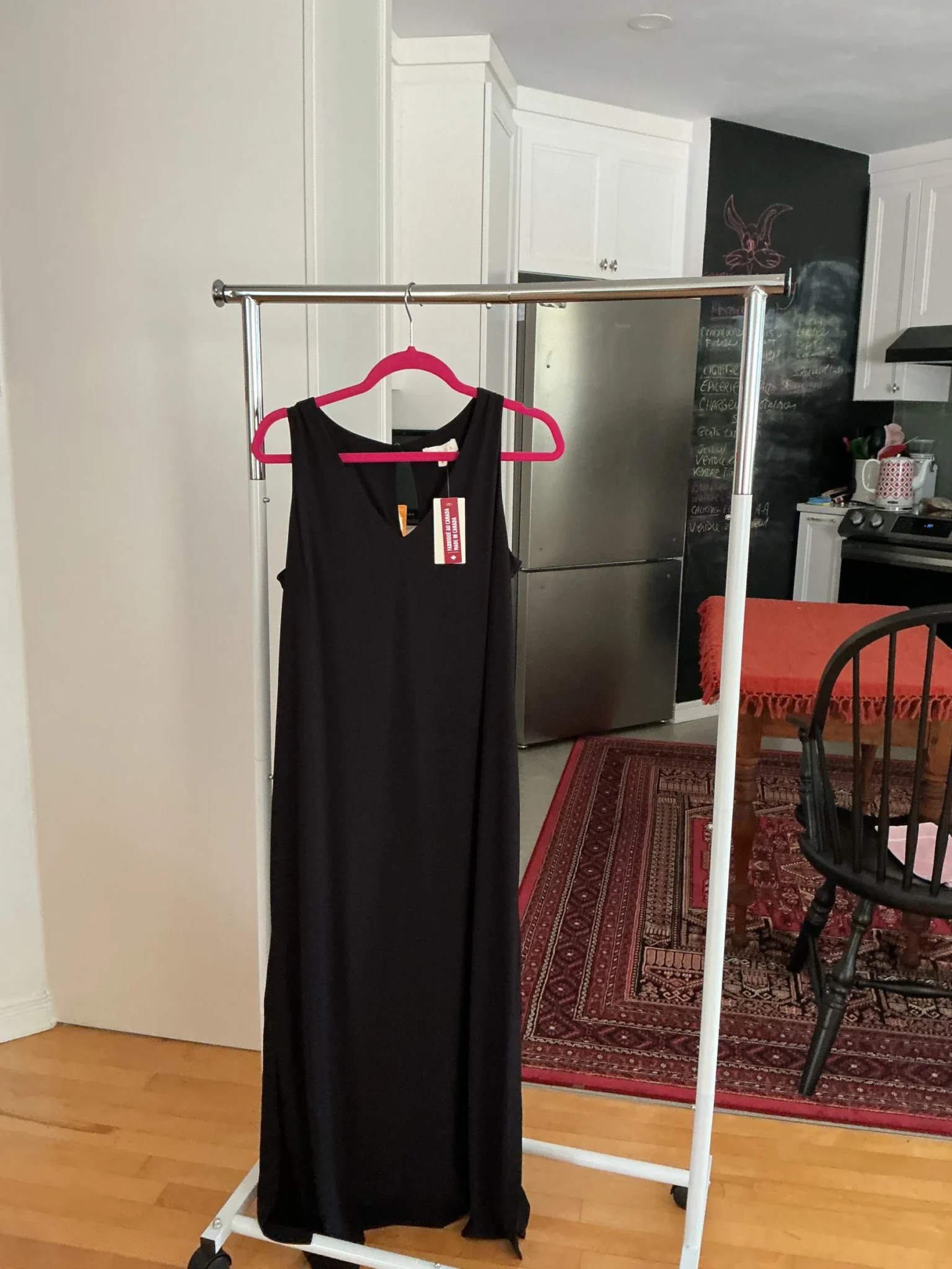 Image for Robe noire neuve de chez Laura ( trop petite)
