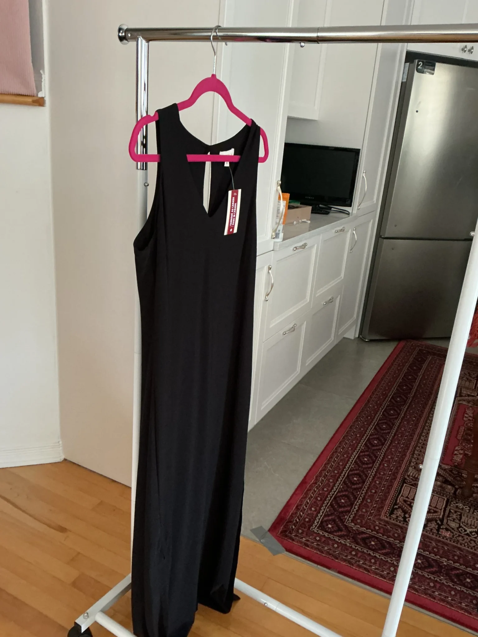 Image for Robe noire neuve de chez Laura ( trop petite)