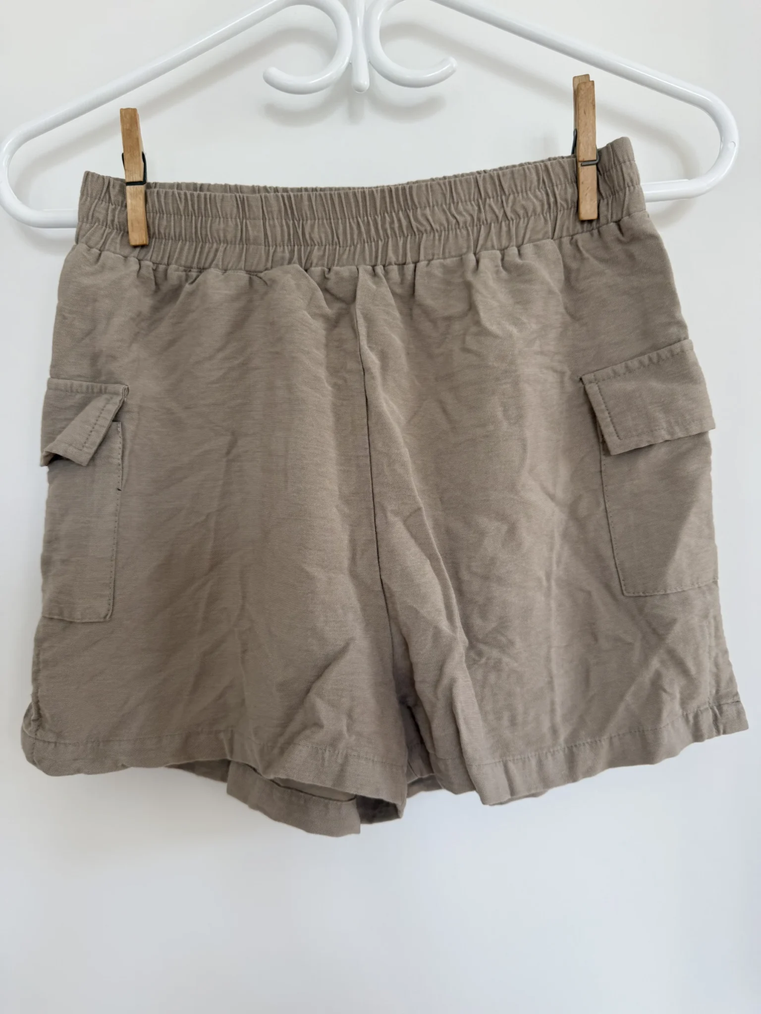 Featured image for Short beige cargo