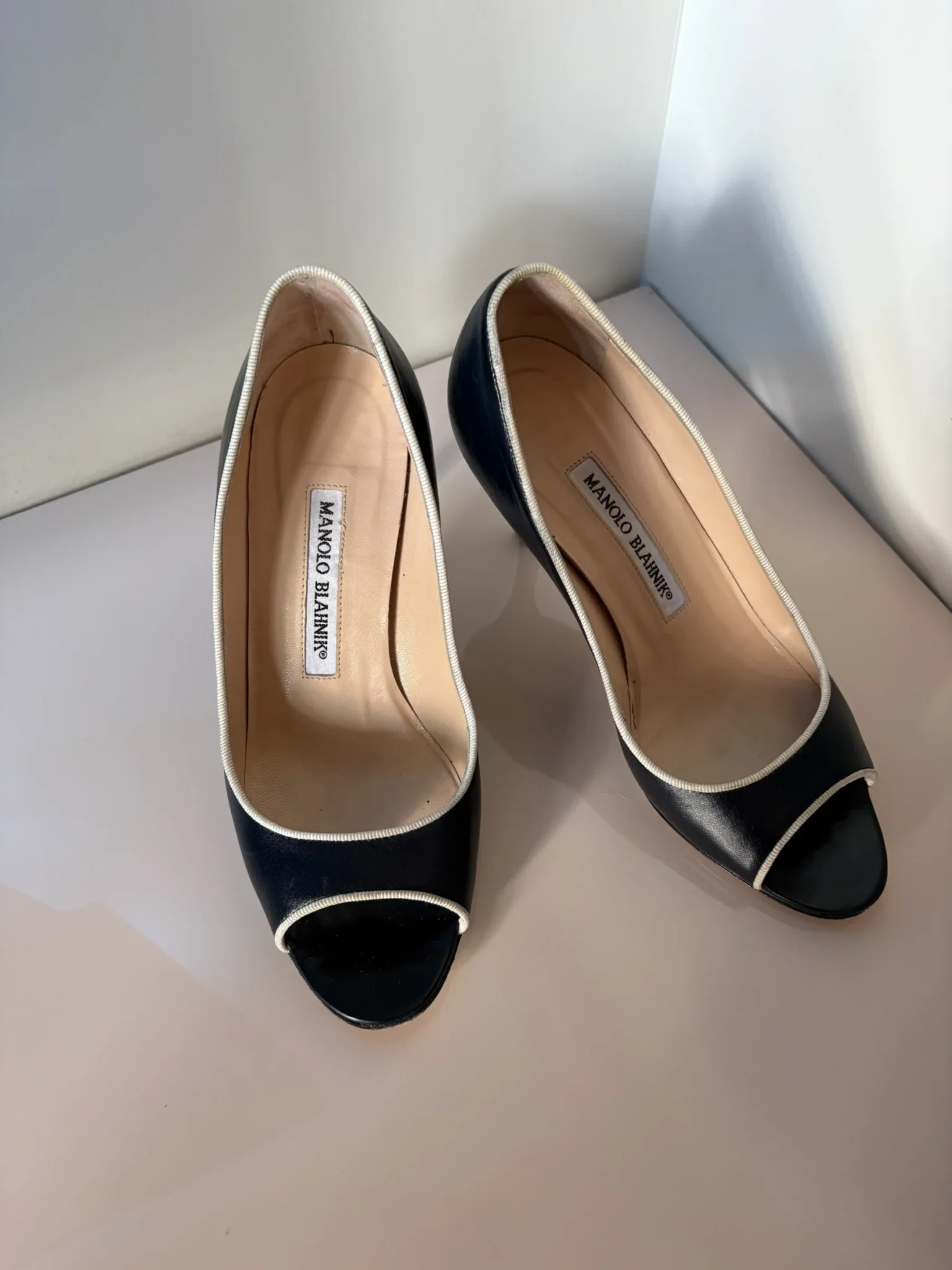 Image for Manolo Blahnik – escarpins peep-toe bleu marine – Taille 35