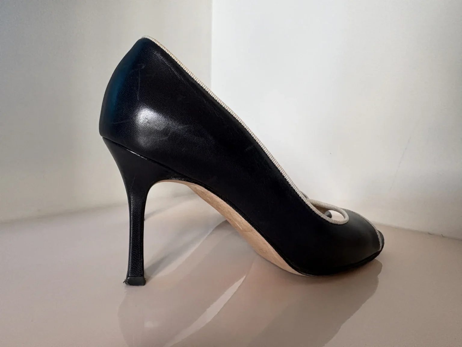 Image for Manolo Blahnik – escarpins peep-toe bleu marine – Taille 35