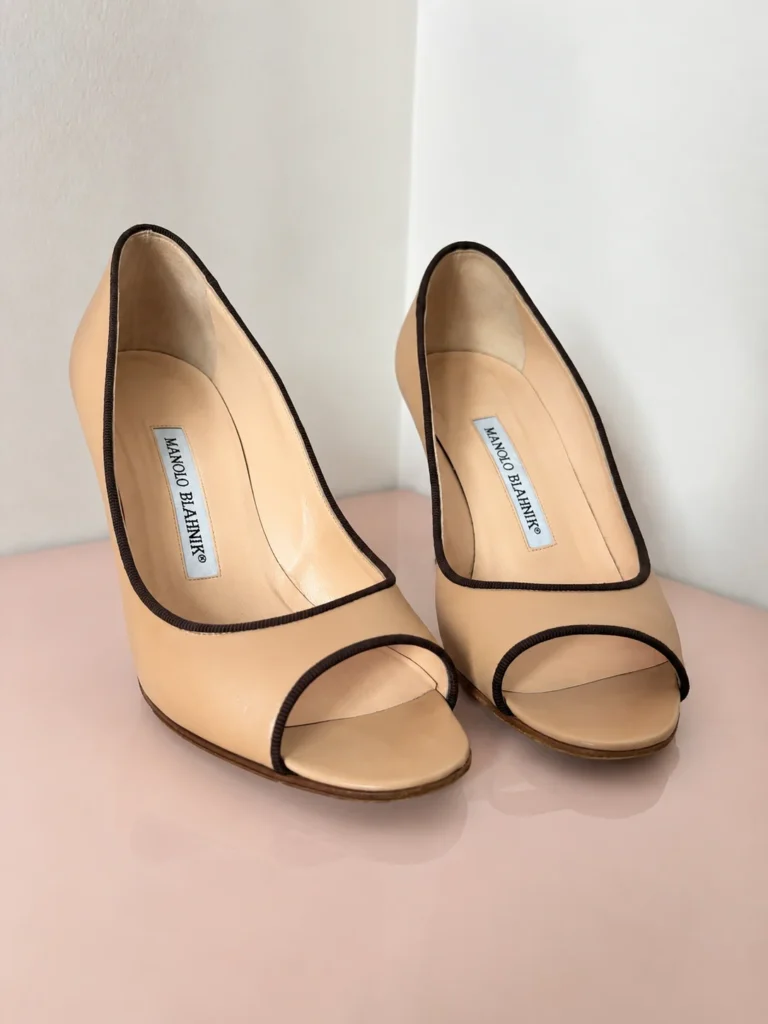 Featured image for Manolo Blahnik – escarpins peep-toe beige/nude – Taille 35