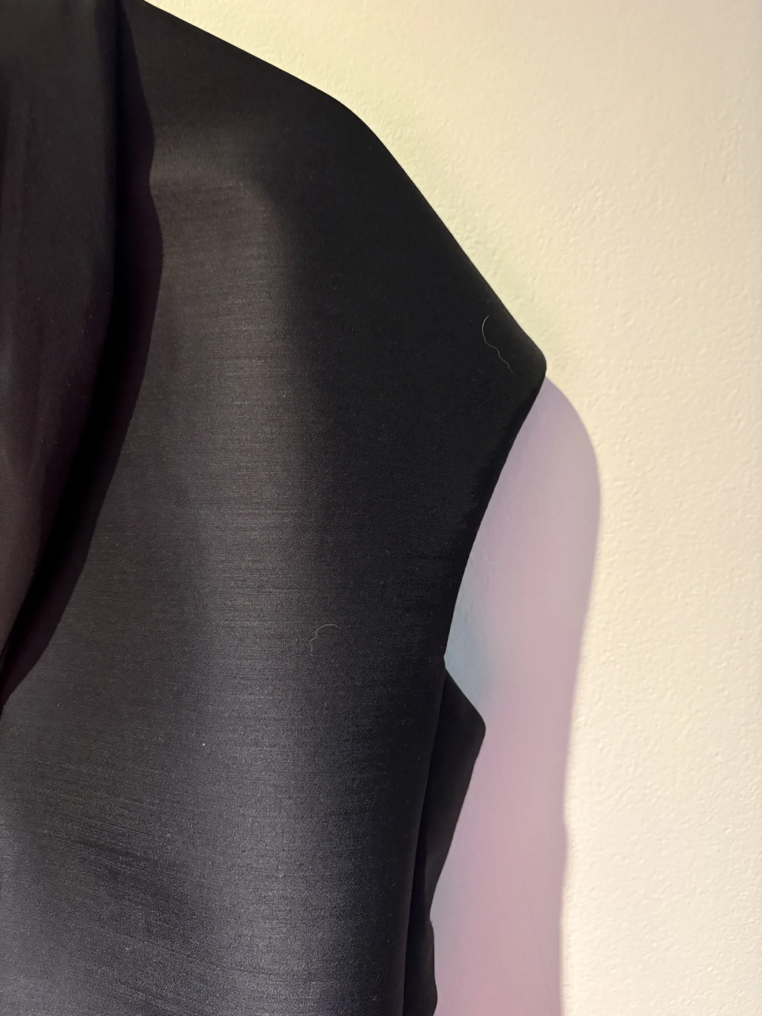 Image for 3.1 Phillip Lim – veste longue sans manches noire satinée – Taille 4
